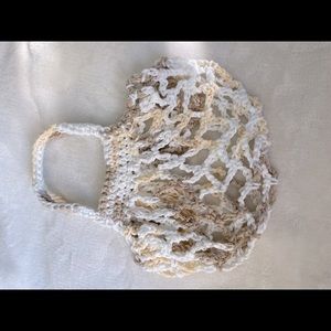 Mini market bag! Made with 100% cotton and is 8.5 inchs wide.